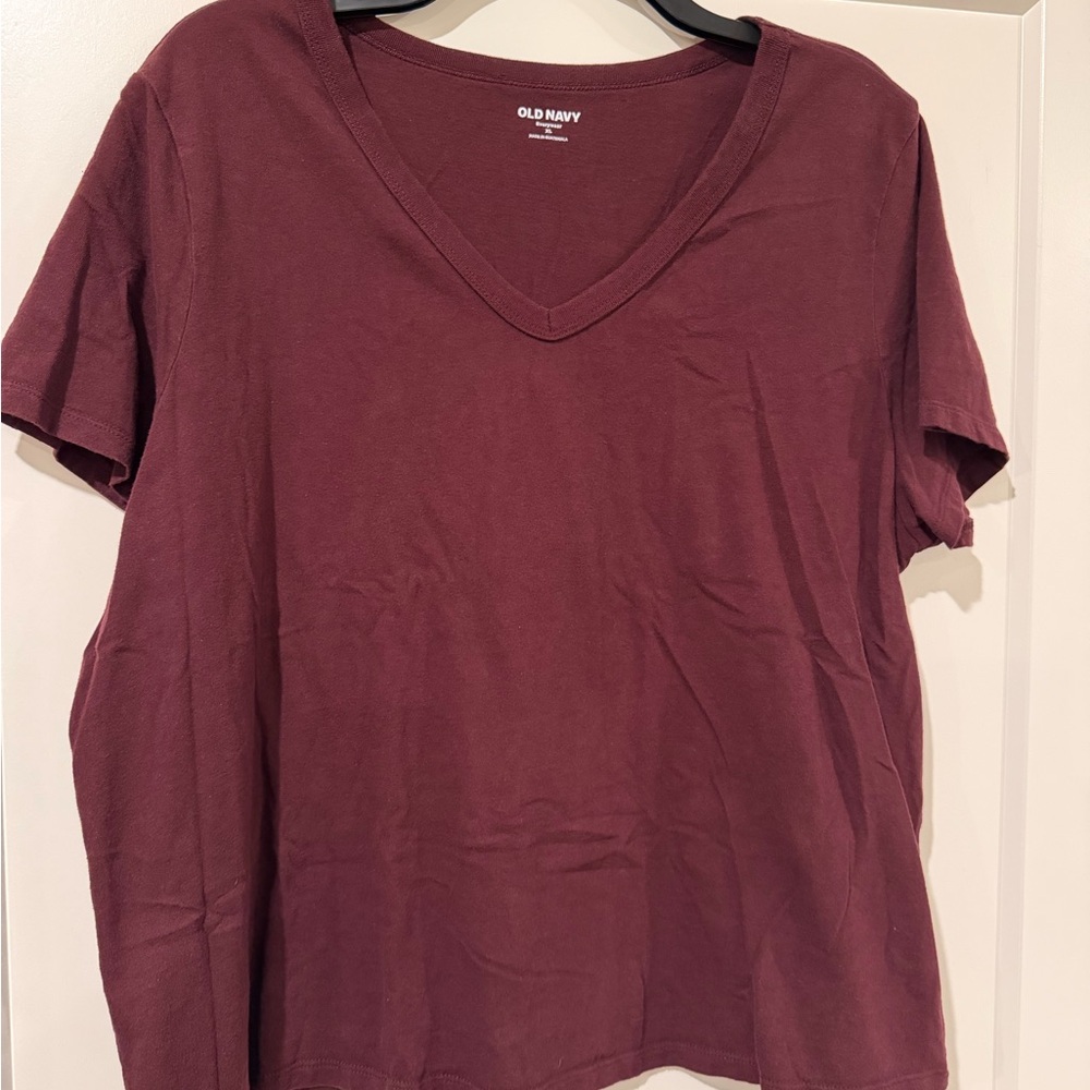 Old Navy Women's Maroon V-Neck Tee